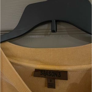 Season 3 sweatshirt shirt with pocket